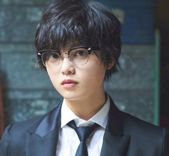 欅坂46のセンター 平手友梨奈 はなぜ暗い 笑わない理由 病んでる 裏芸能人の最新ニュース